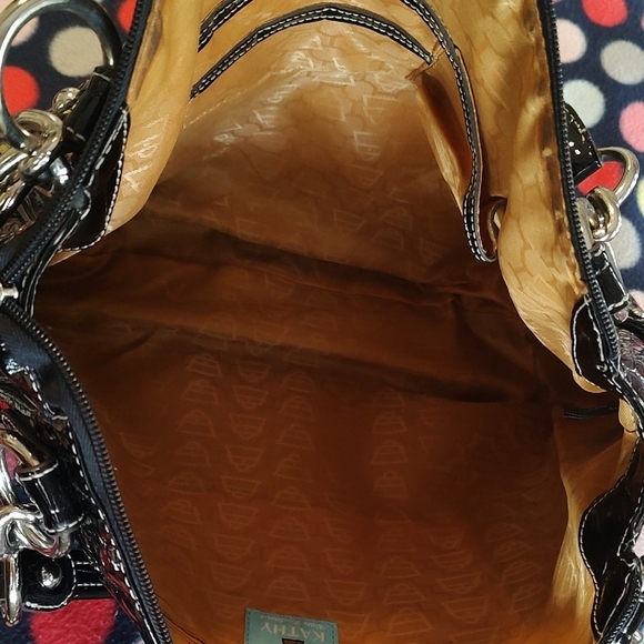 Kathy Van Zeeland Black Quilted Faux Patent Leather Oversize Tote SALE! - Picture 11 of 13